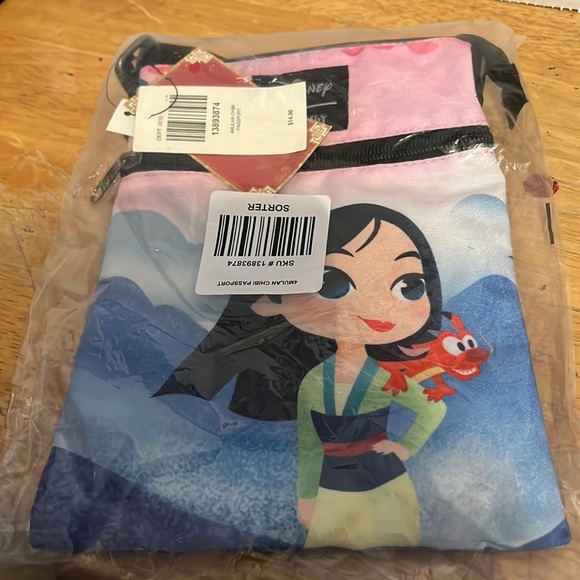 Disney Loungefly Mulan Chibi Passport bag. NWT - Picture 1 of 4